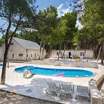 Zora Otel 3*